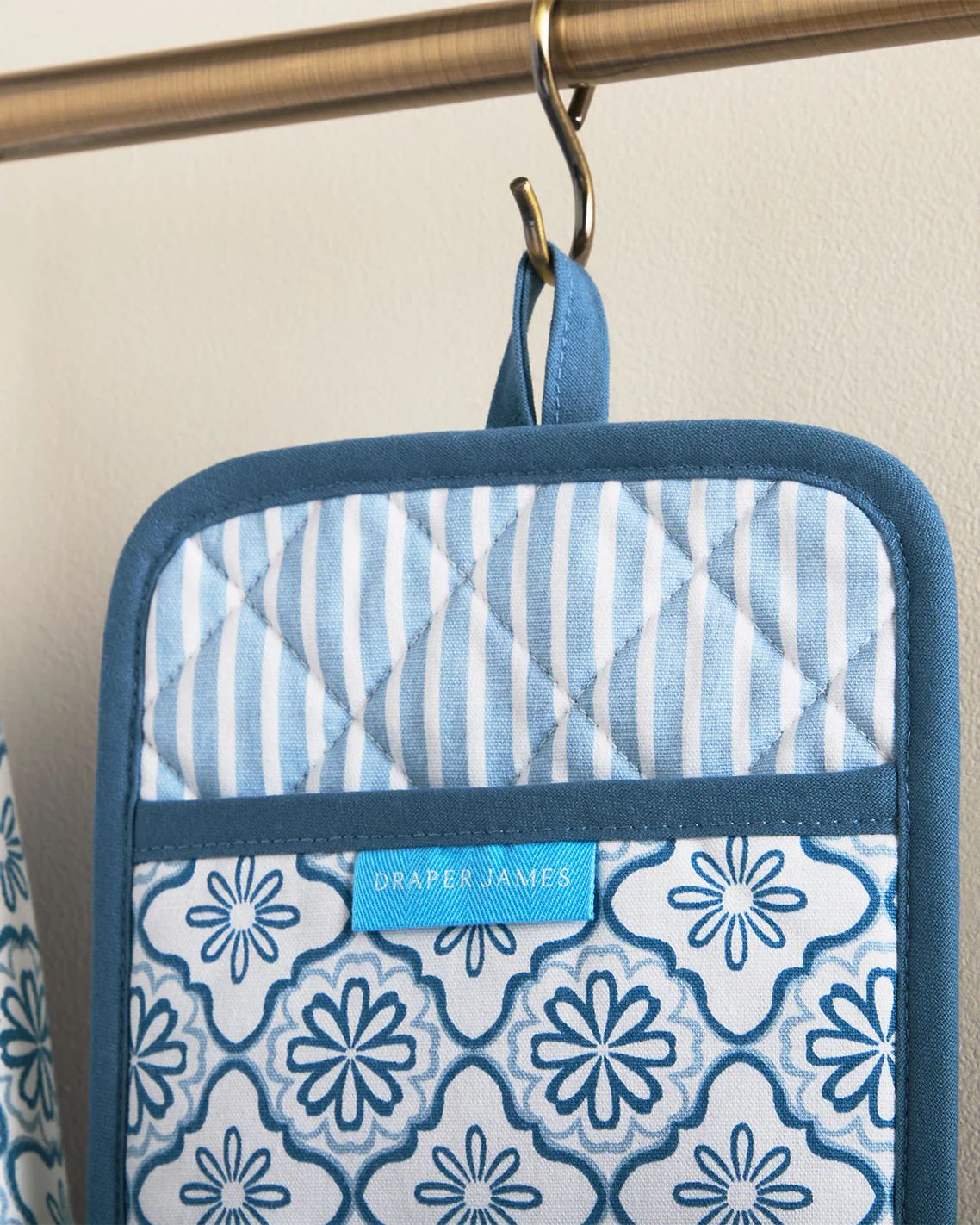 Geometric Floral Pot Holder Set in Blue - Image 3