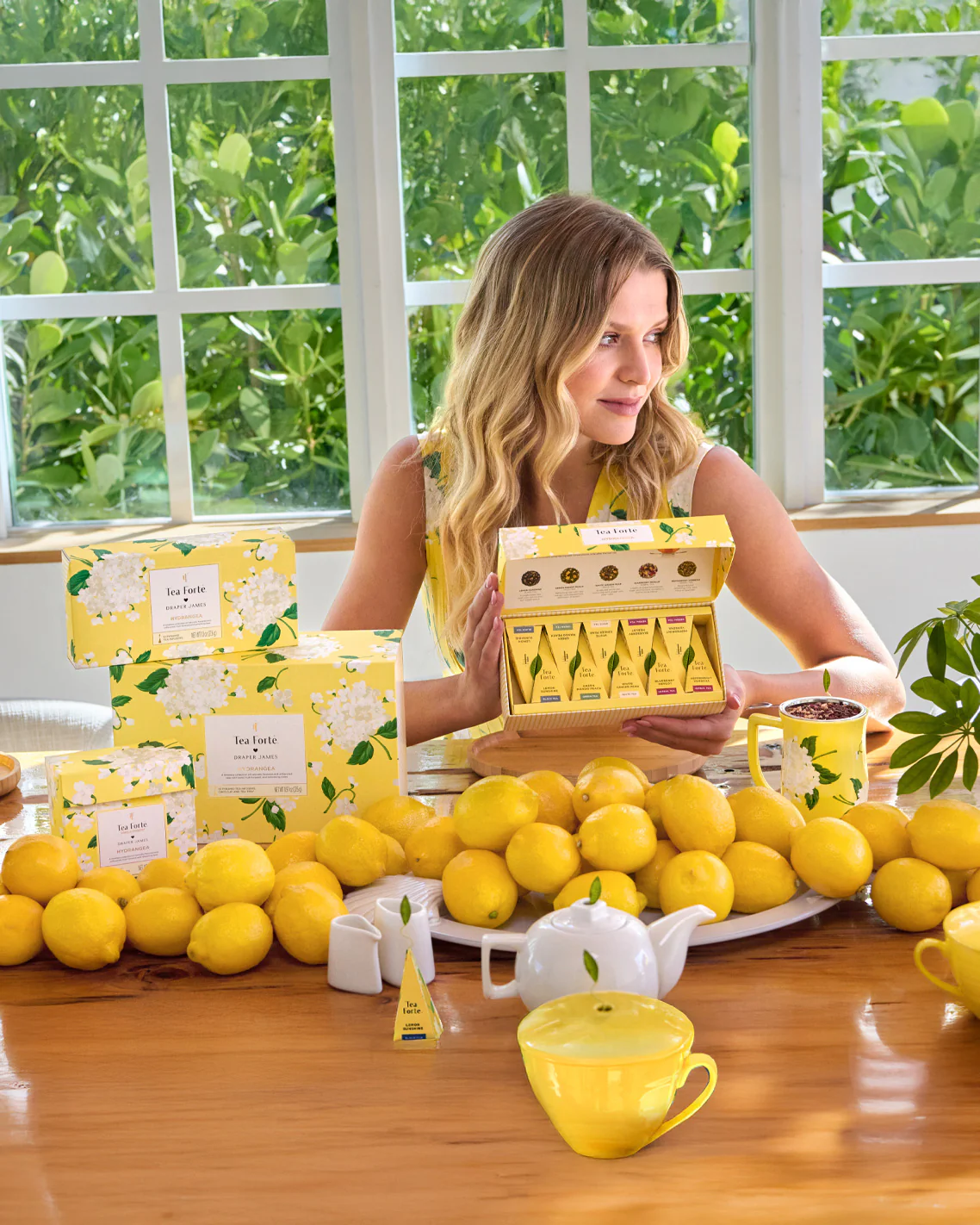 Hydrangea Petite Presentation Box - Image 3