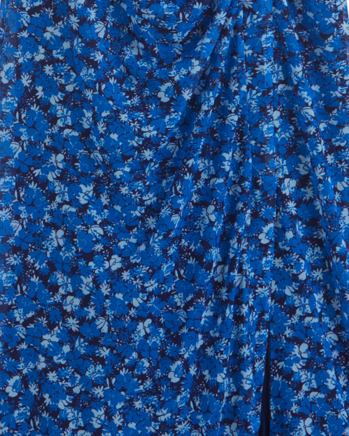 Selena V-Neck Midi Dress in Blue Scattered Ditsy - Image 6
